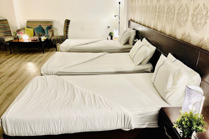 Room 3 of 16