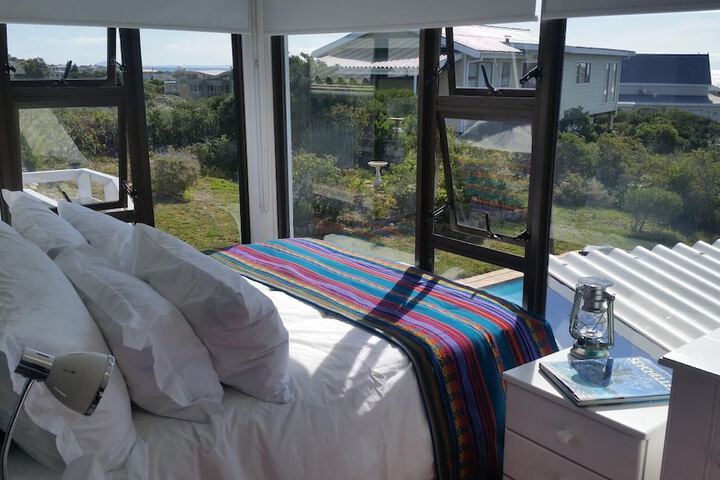 Room 9 of 22
