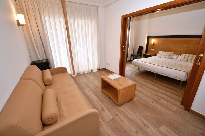 Room 17 of 74