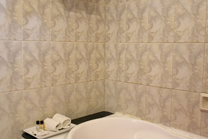 Room 40 of 66