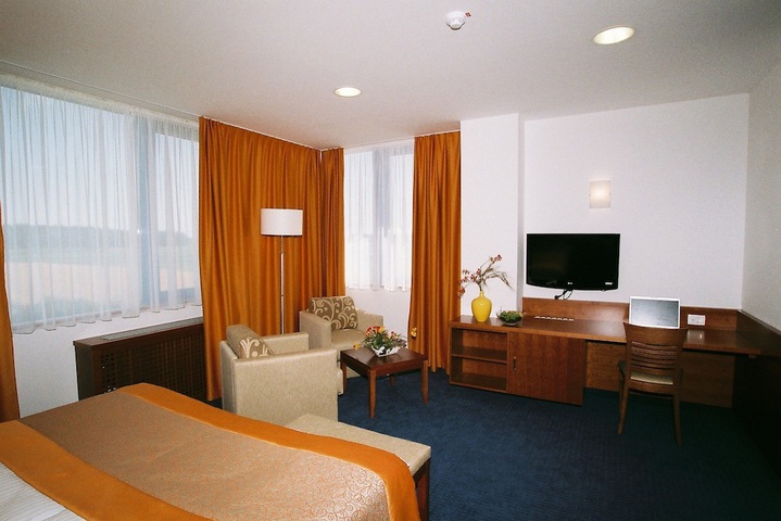 Room 9 of 155