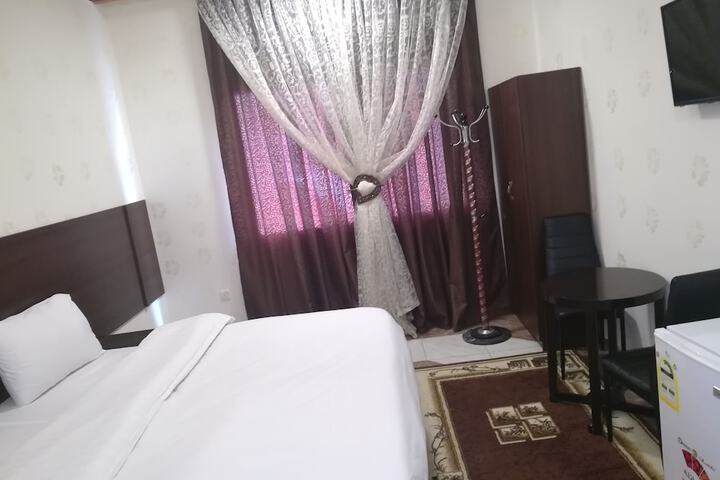 Room 9 of 27