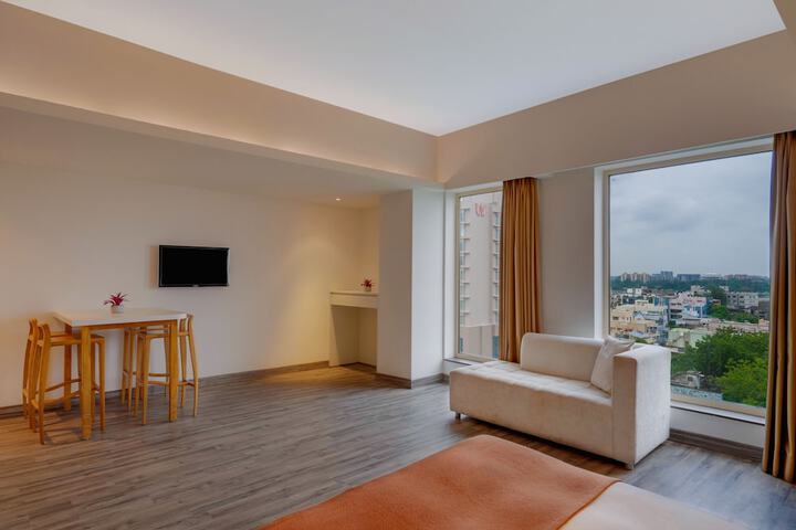 Room 4 of 37