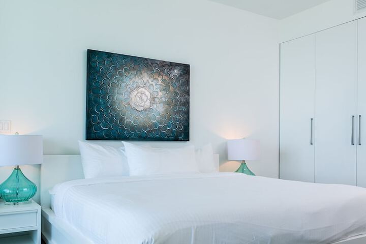 Room 4 of 400