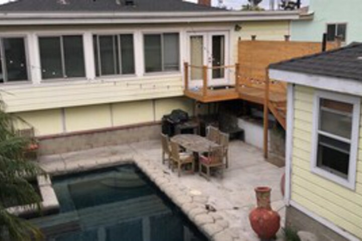 Pool 10 of 23
