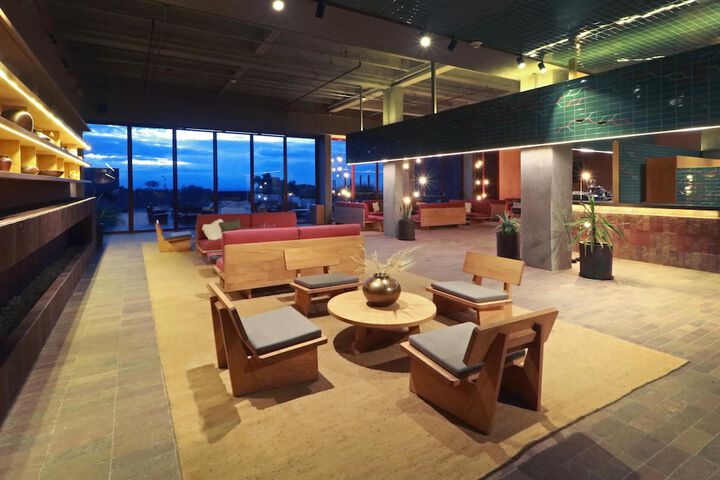 Hotel Interior 16 of 137