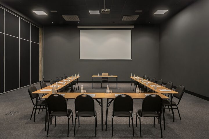 Ballroom/Hall 33 of 41