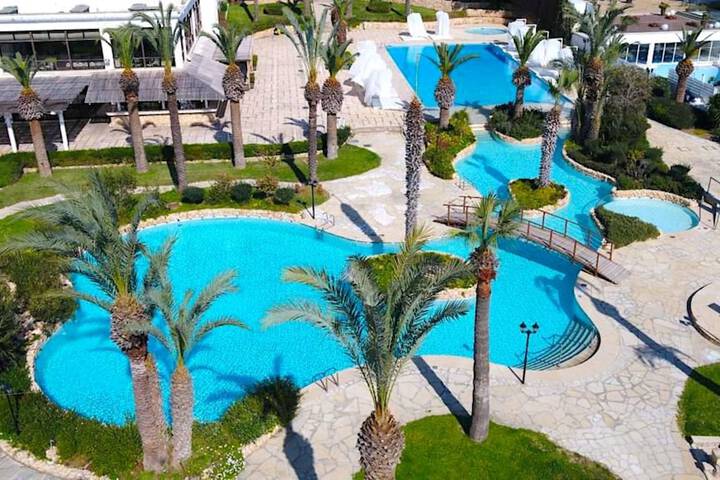 Hotel Pool