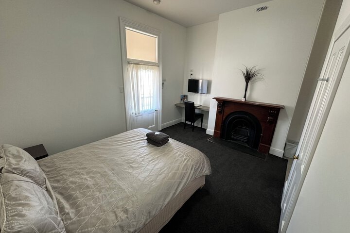 Room 5 of 31