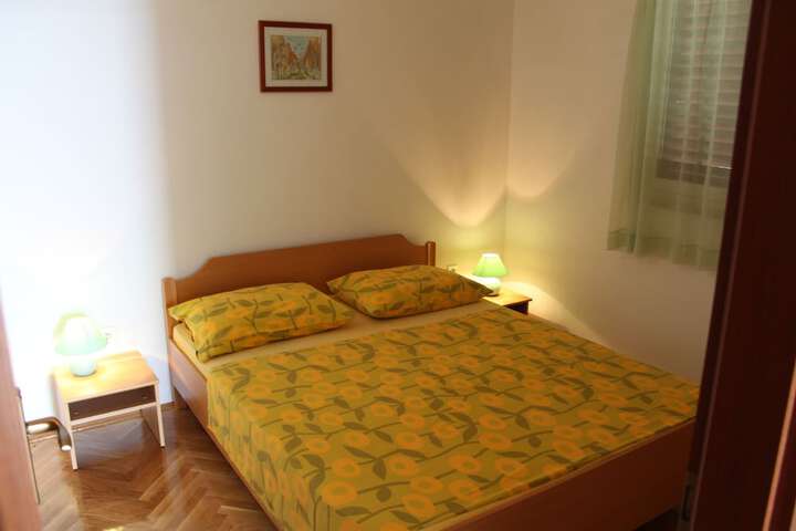 Room 4 of 44