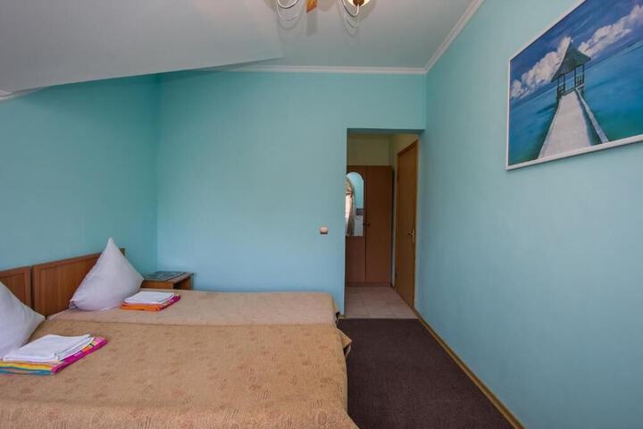 Room 7 of 26