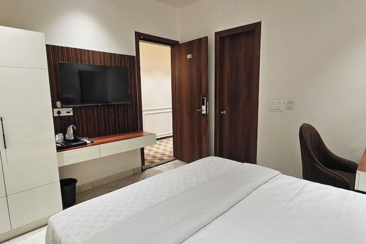 Room 7 of 35