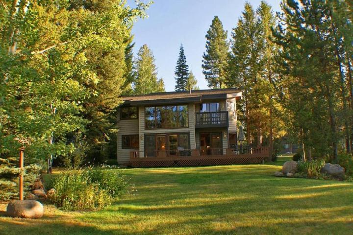 Fairway Lodge by Casago McCall - Donerightmanagement in McCall, ID