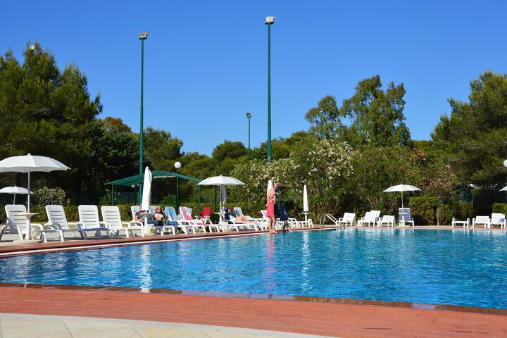 Hotel Pool