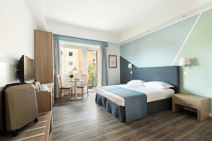 Room 10 of 47