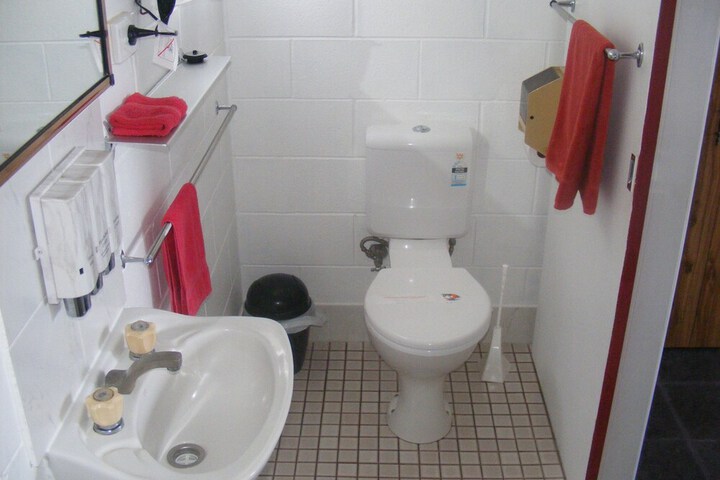 Room 32 of 54