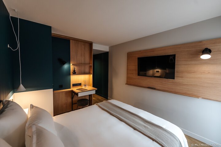 Room 10 of 56