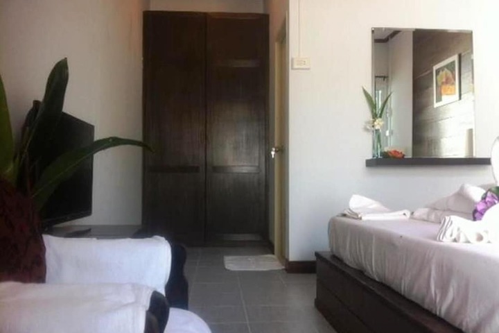 Room 8 of 70