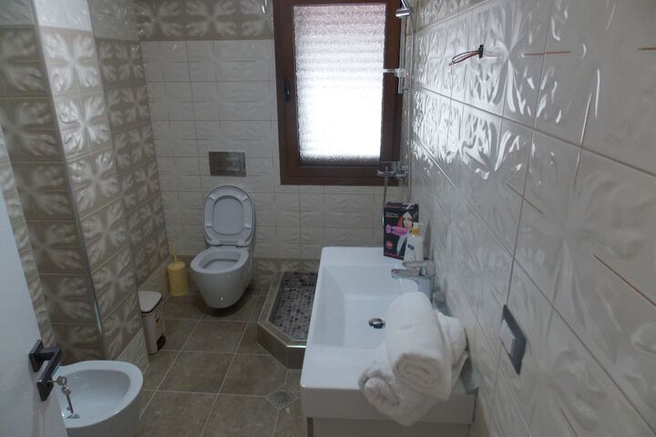 Room 54 of 64