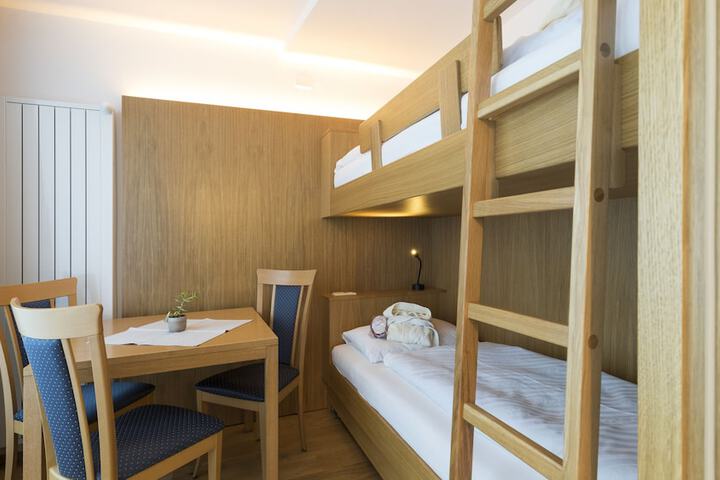 Room 5 of 42