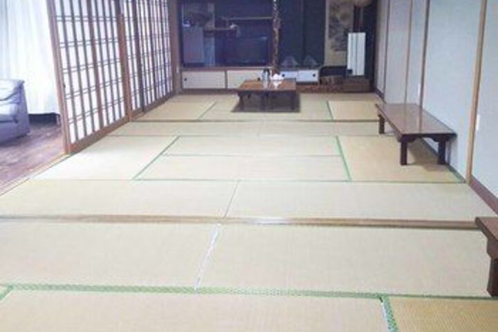 Room 15 of 38