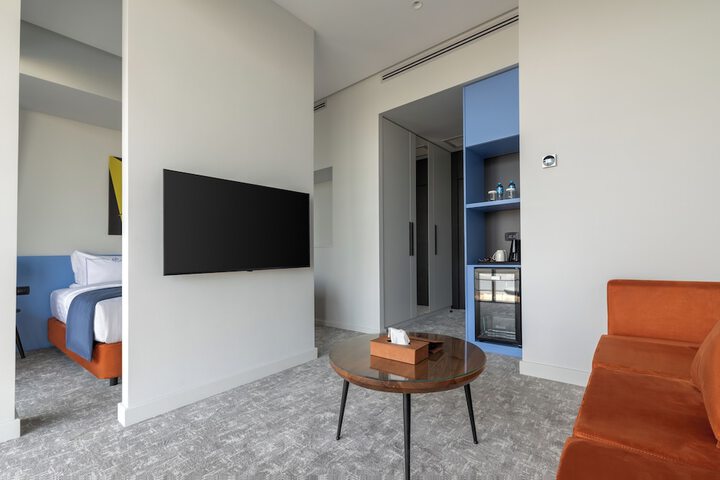 Room 14 of 28