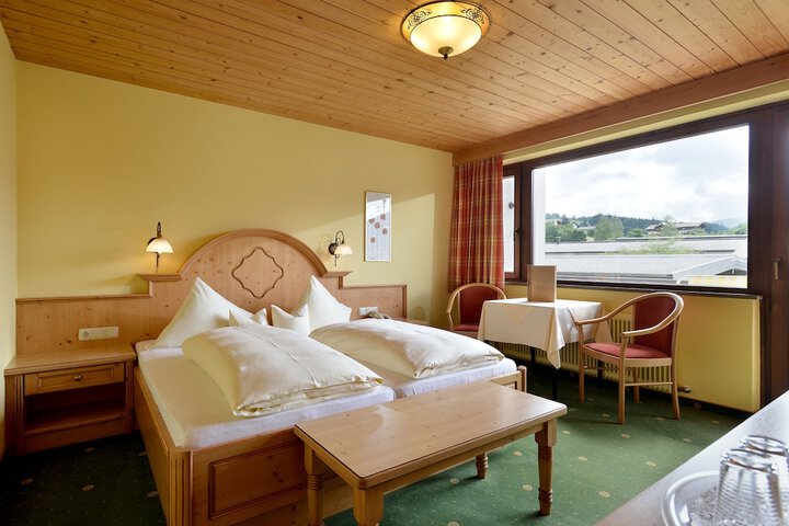 Room 4 of 30