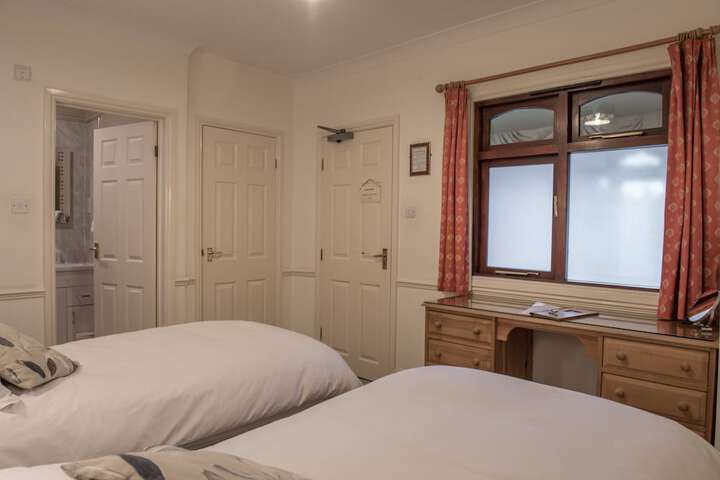 Room 9 of 36