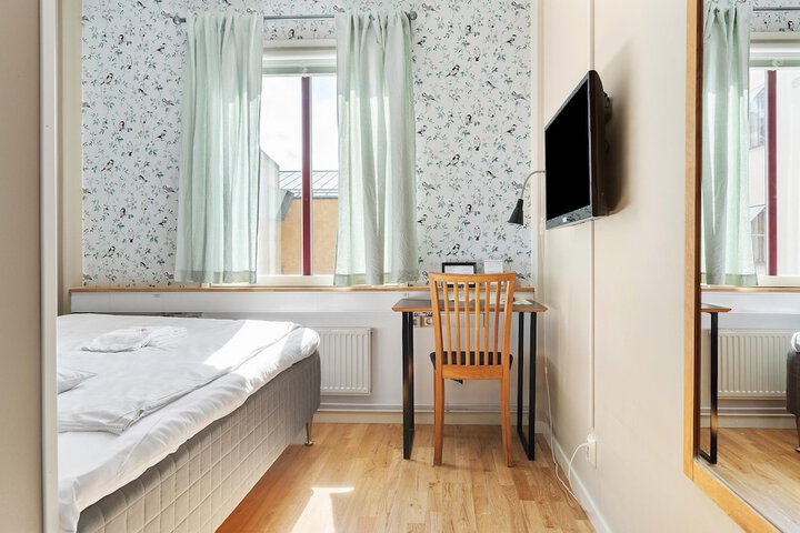 Room 49 of 82
