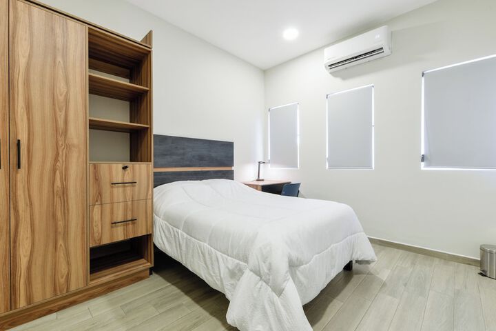 Room 80 of 228