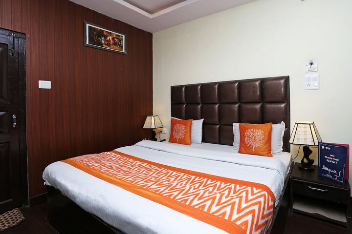 Room 9 of 13
