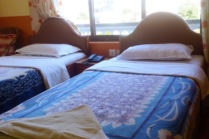 Room 12 of 161