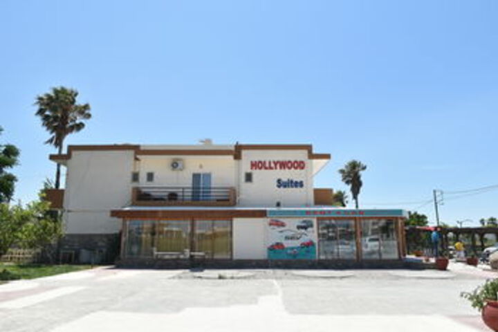 Hollywood Suites