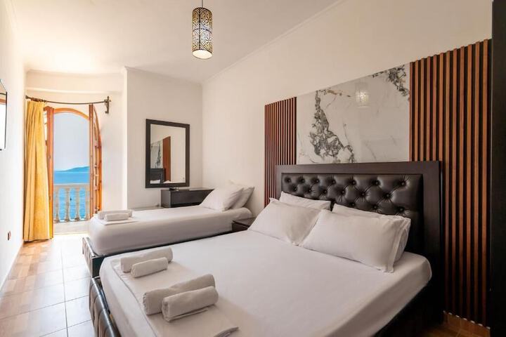 Room 48 of 100