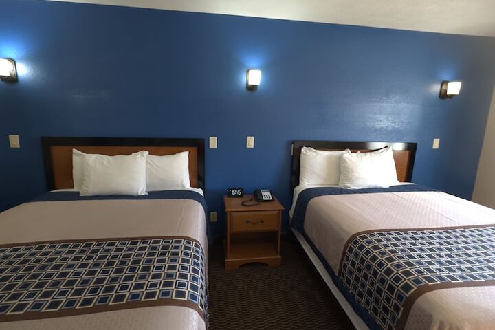 Room 6 of 36