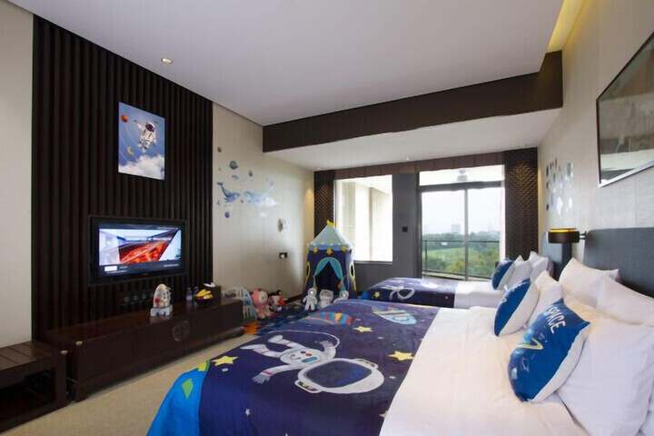 Room 26 of 82