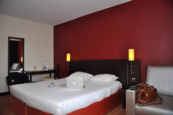Room 10 of 50