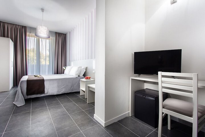 Room 7 of 44