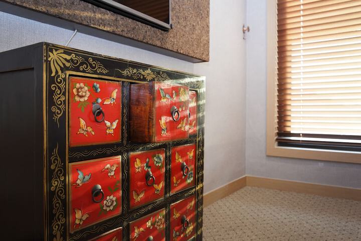 Room 18 of 32