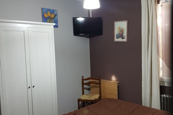 Room 3 of 17