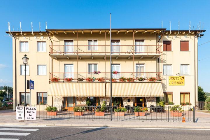 Hotel 55 of 60