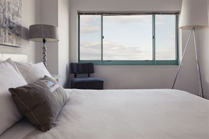 Room 14 of 28