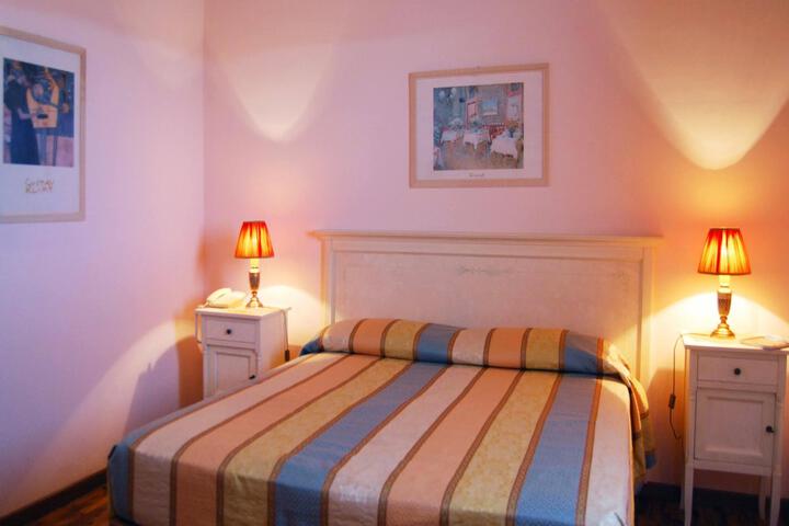 Room 7 of 10