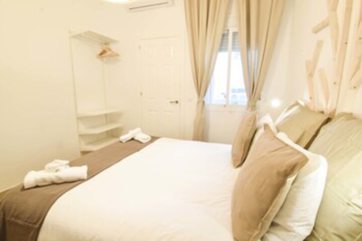 Room 17 of 43