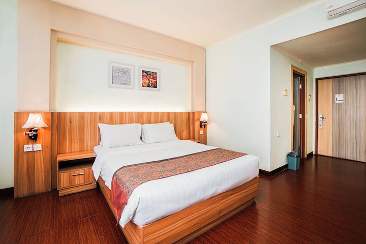 Room 4 of 10