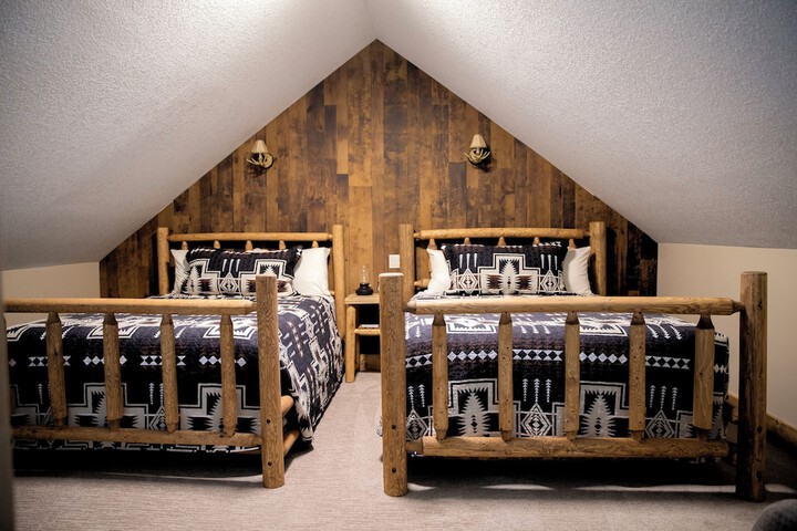 Room 6 of 43