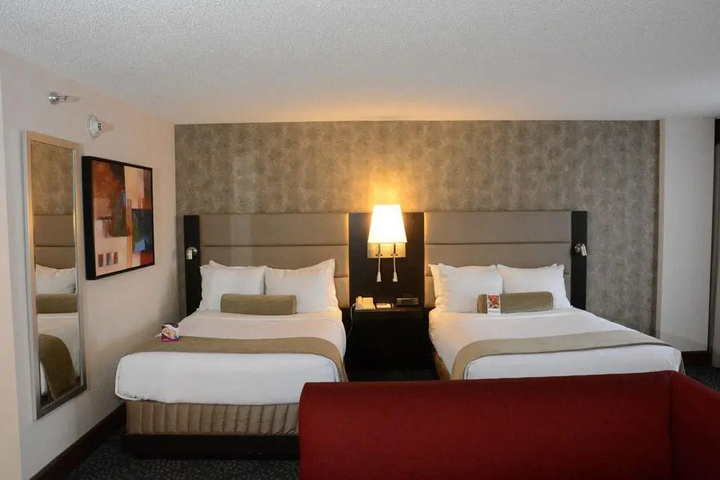 Room 3 of 20