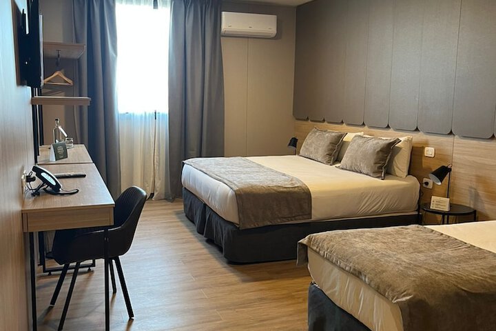 Room 6 of 19