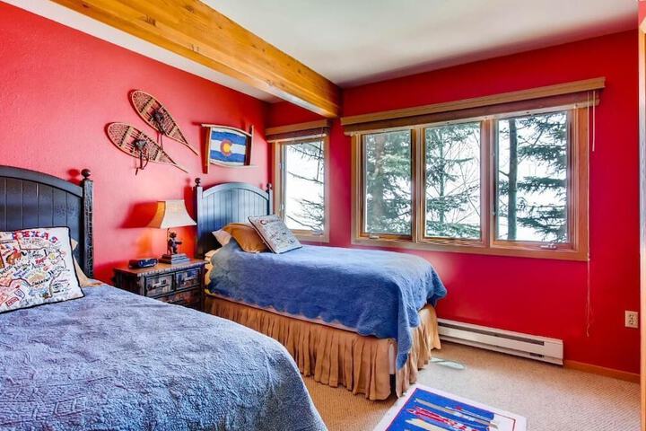 Room 8 of 229