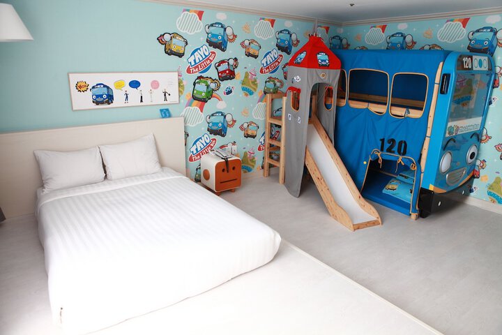 Children's theme room